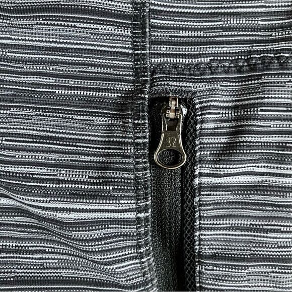 Lululemon Run Inspire Crop Grey Striped Mesh Panel Cropped Workout Leggings 6 - Picture 4 of 7